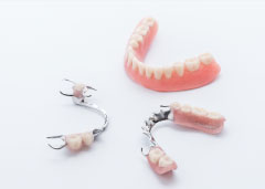 義歯（入れ歯）の作製や調整・修理
